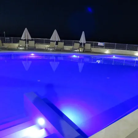 Blue Aparthotel 3*