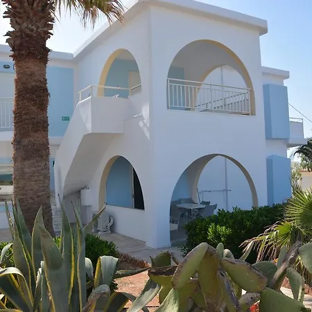 Blue Aparthotel 3*